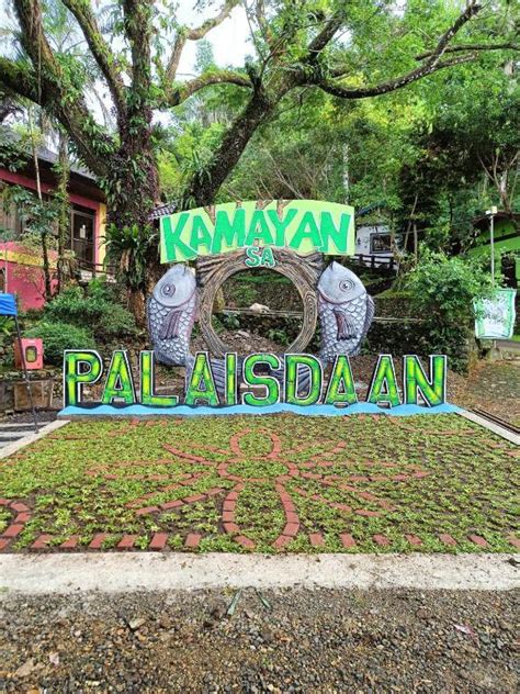 Kamayan sa Palaisdaan, Lucban, Philippines.